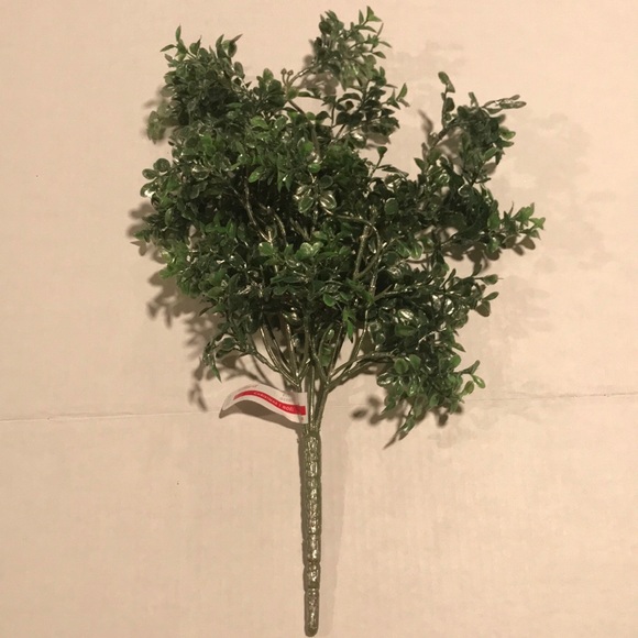 Ashland Christmas Artificial Boxwood Green Bush - Picture 1 of 7